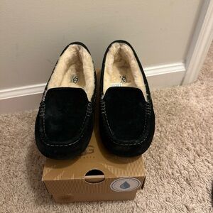 Women’s Ugg slippers